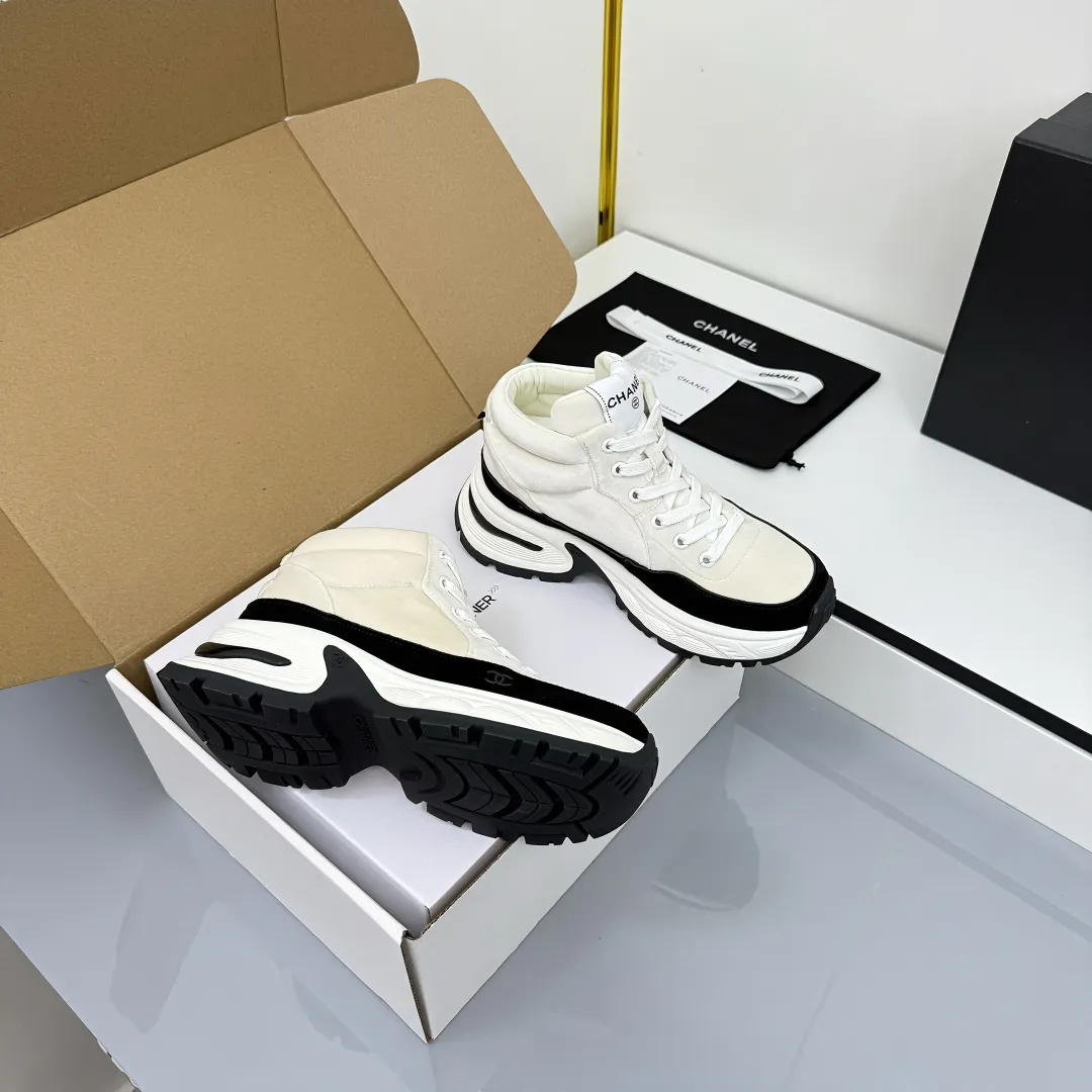 👟👟Ex-factory price 700👟👟 Chanel bread shoes ~ original calfskin panda shoes Chanel 25C latest hot style panda black and white sports shoes casual sneakers Xiaoxiang hot item classic black and white panda color coco girls must pay Fabric: original custom mixed sheepskin lining: original imported breathable mesh lining outsole: Original molded rubber + TPU combination Size: Women's 35-41